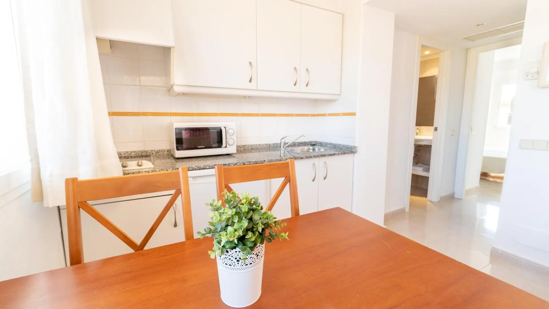 Aparthotel Ciudad Laurel Cala Millor  3*, Cala Millor (Mallorca)